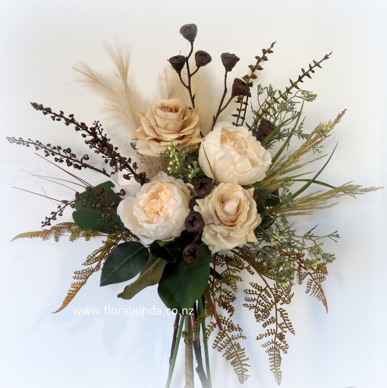 wedding bouquet brown and coffee with toitoi