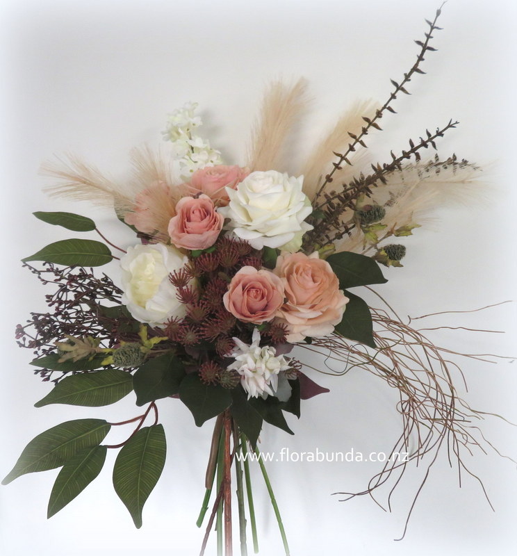 Dried look rust blush brown Brides bouquet