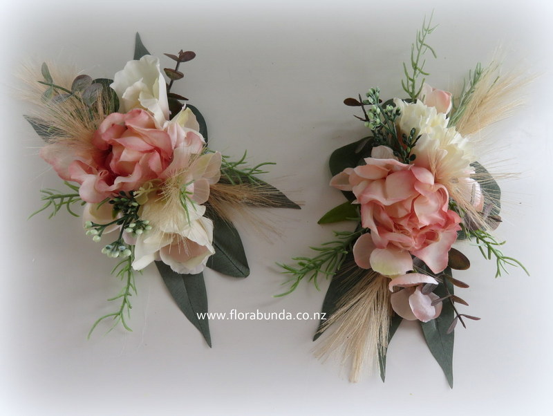 flowers for wedding cake