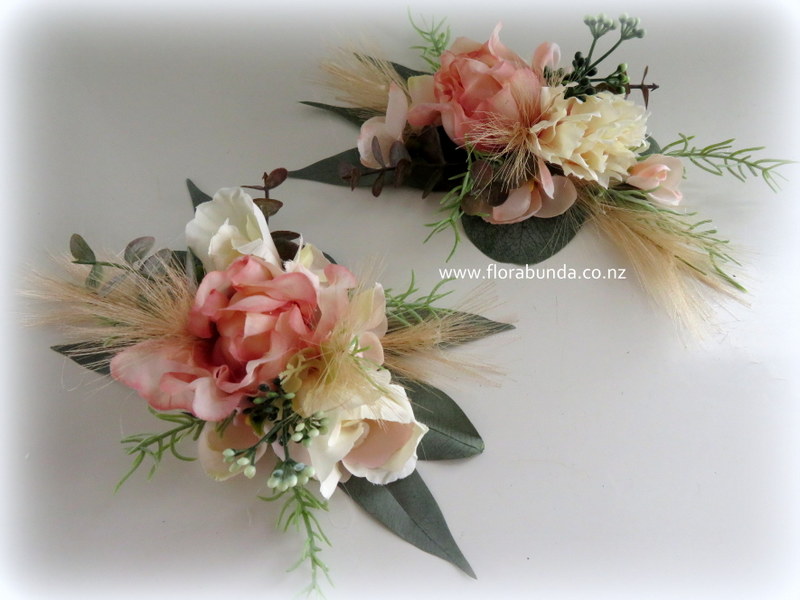 Cake flowers blush pink