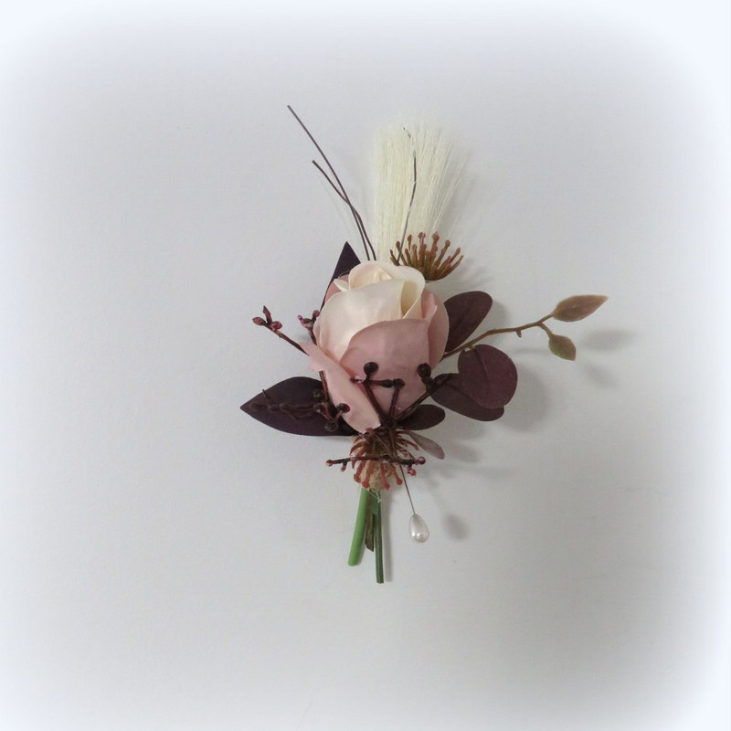 Brown, light blush natural look mans buttonhole with toitoi - Image 2