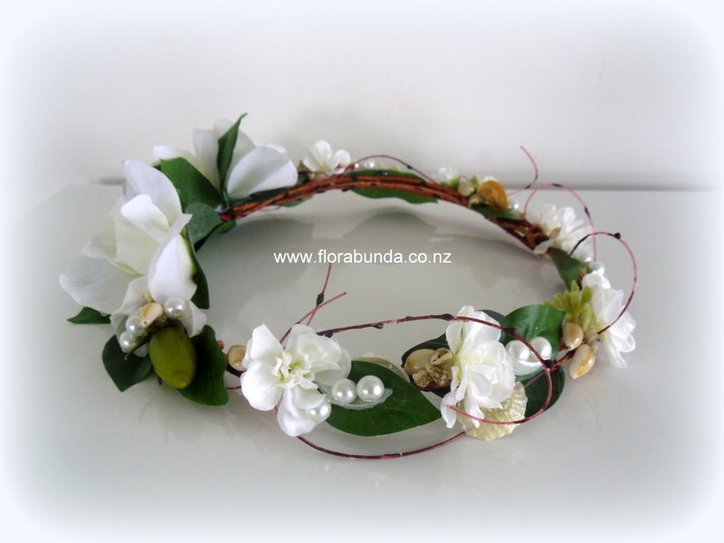 Shells, pearls and white gardenia flowers on natural vine hair crown - Image 3