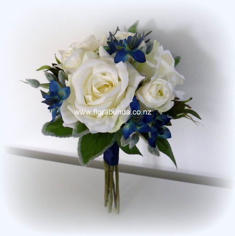 Navy Blue and Ivory white small bouquet - Image 3